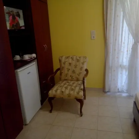 Pensión Ellis Katomerion